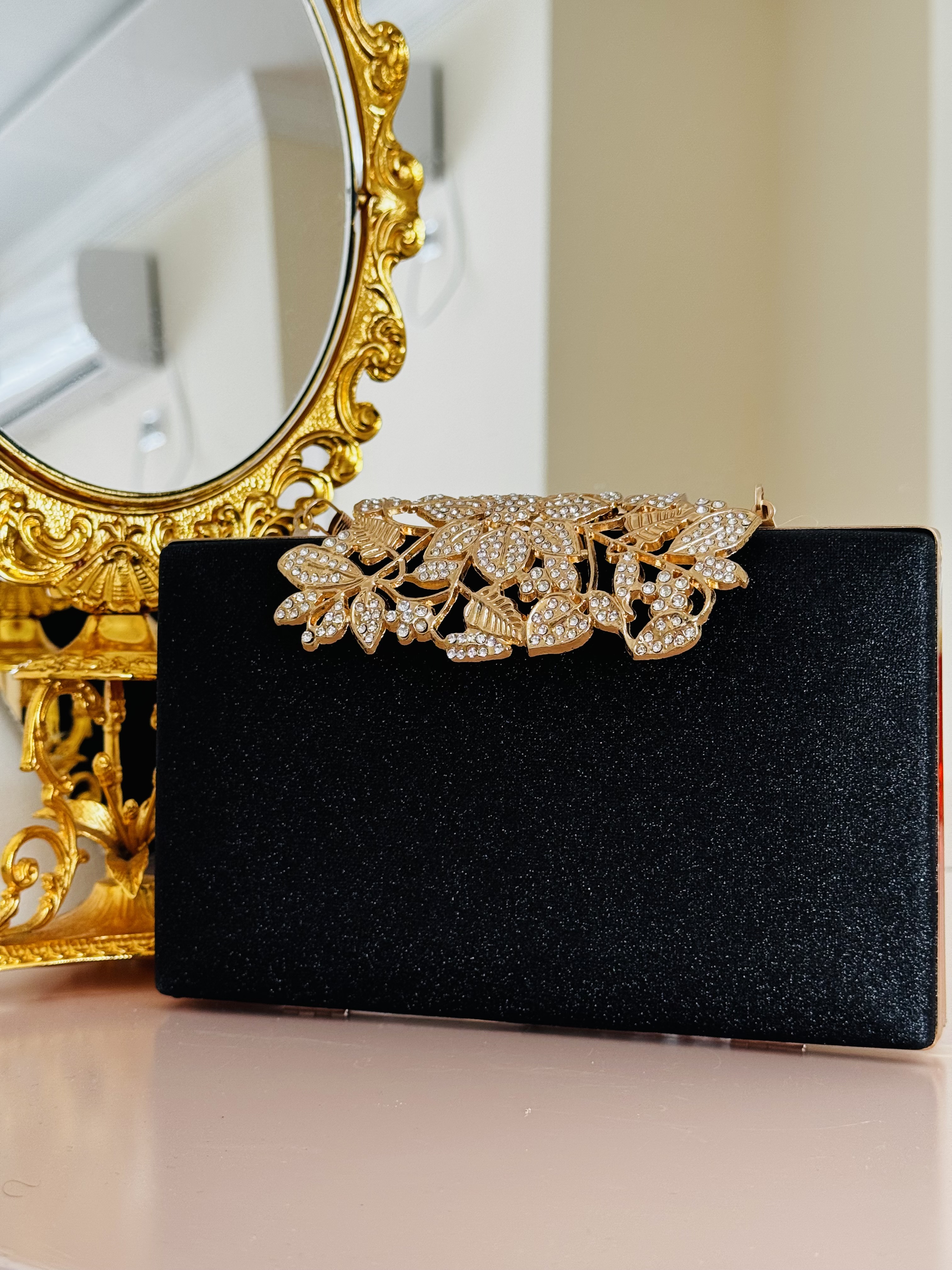 شنطة رسمية للمناسبات