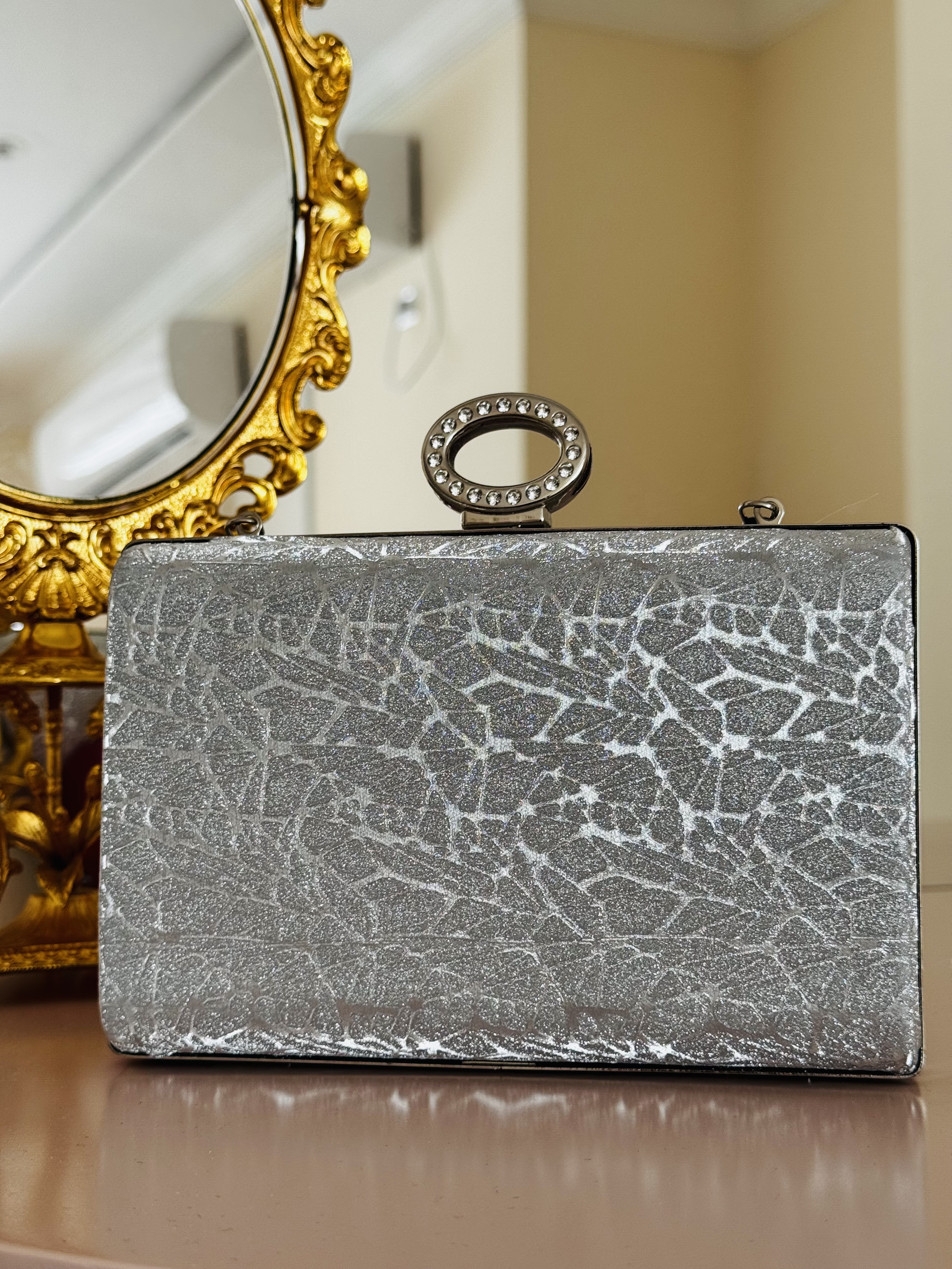 شنطة رسمية للمناسبات